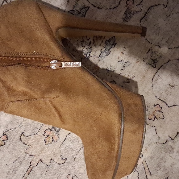 Michael Antonio Tan Heeled Boots - Picture 2 of 5